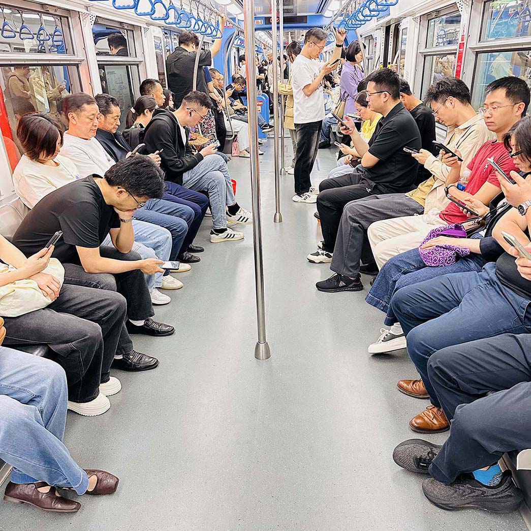 重庆地铁诺拉橡胶地板缩略图